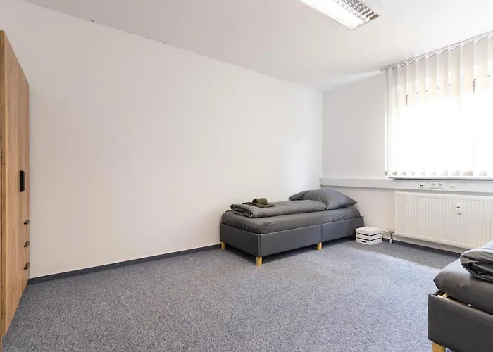 Monteurapartment I 8 Betten I Kueche I Waschmaschine I Balkon Apartment *