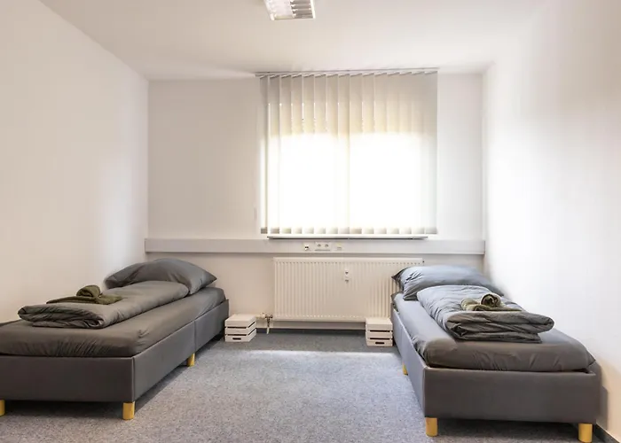 Monteurapartment I 8 Betten I Kueche I Waschmaschine I Balkon Apartment *